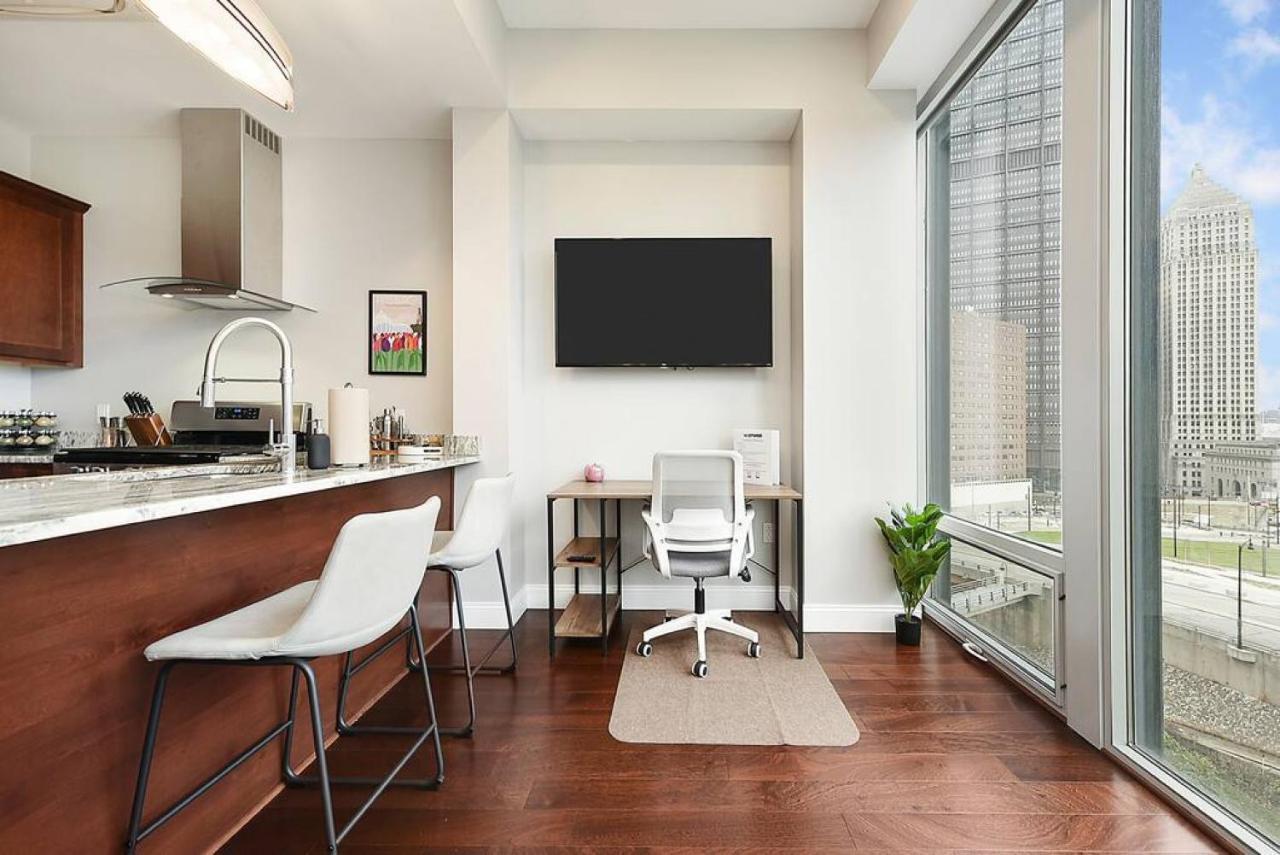 Hostwise Stays - The Washington At Chatham - Free Parking, Private Gym, Skyline Views! Pittsburgh Kültér fotó